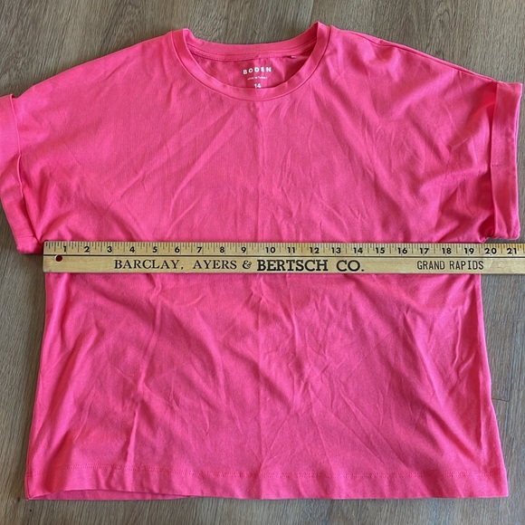 BODEN turnback cuff crew tshirt - Picture 2 of 4